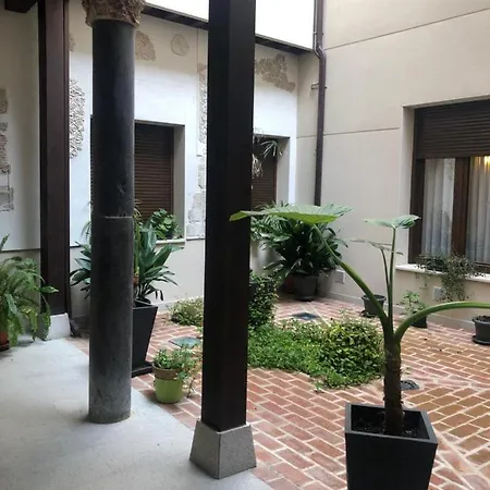 El Encanto De Alfileritos * Toledo